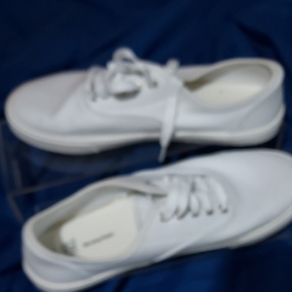 Time and Tru White Sneakers